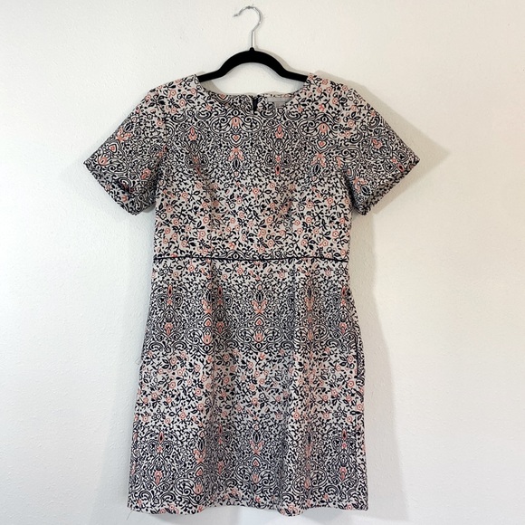 H&M Dresses & Skirts - H&M Floral Embroidered Sheath Short Sleeve Dress Textured Women's Size 12